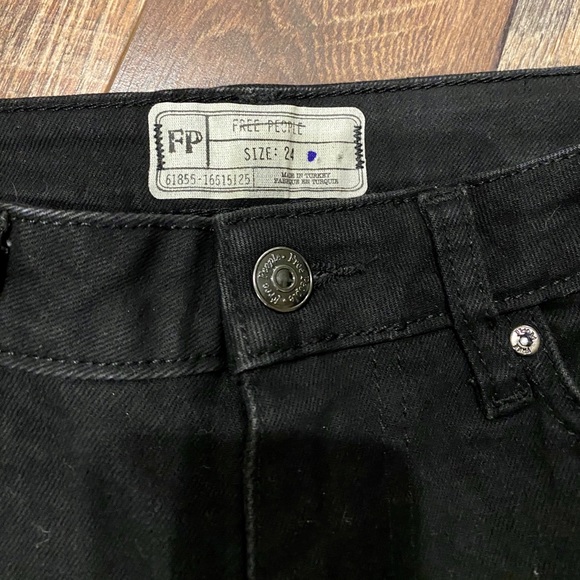 FREE PEOPLE High Rise Black Roller Crop Jeans - Picture 3 of 6